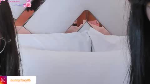 Snapshot of foxybuny chatting on 11-04-25, 11:37 FOXY AND BUNNY online show from 11-04-25, 11:37