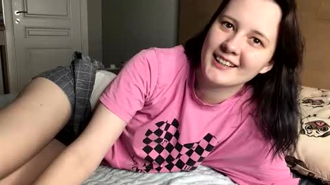 Snapshot of foxydollkate chatting on 09-17-25, 08:27 Kate online show from 09-17-25, 08:27