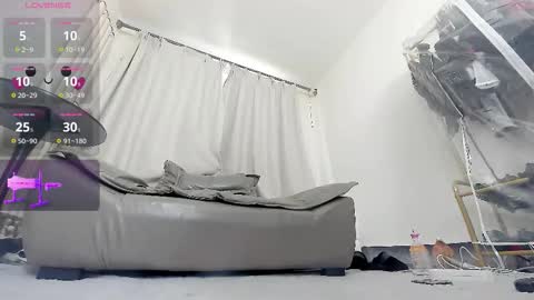 yiyi online show from 03-12-26, 08:09