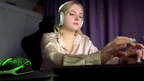 Emma online show from 10-25-25, 09:31