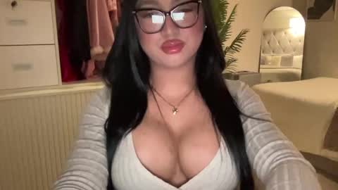 Snapshot of foxyluscious chatting on 03-07-25, 11:16 Ms Celeste Anne online show from 03-07-25, 11:16