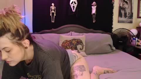 Mallory Koxx online show from 10-16-25, 06:09