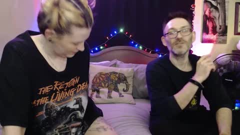 Mallory Koxx online show from 12-19-25, 07:59