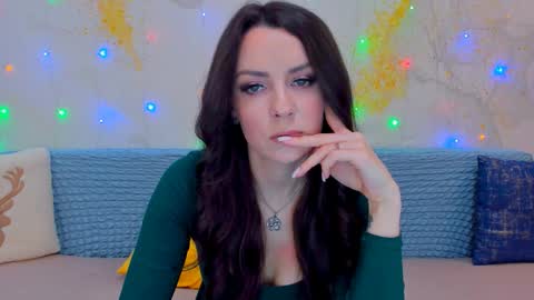 Snapshot of foxyx1 chatting on 11-29-25, 12:19 Foxy online show from 11-29-25, 12:19