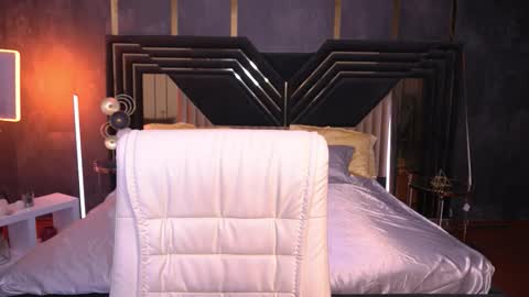 Kate online show from 10-25-25, 08:14