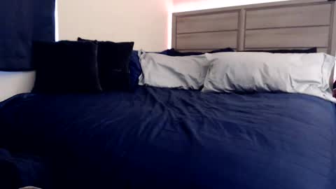 Snapshot of fragilemasochist chatting on 12-02-24, 07:05 Angel online show from 12-02-24, 07:05