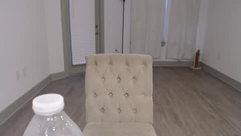 Snapshot of fragilemasochist chatting on 02-11-25, 01:31 Angel online show from 02-11-25, 01:31