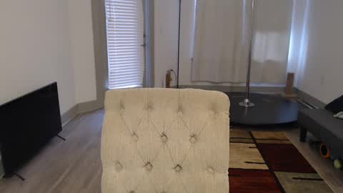 Snapshot of fragilemasochist chatting on 02-15-25, 06:12 Angel online show from 02-15-25, 06:12