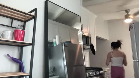 Snapshot of fragilemasochist chatting on 10-10-25, 04:28 Angel online show from 10-10-25, 04:28