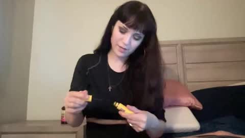 Snapshot of fragilemasochist chatting on 11-15-25, 11:21 Angel online show from 11-15-25, 11:21