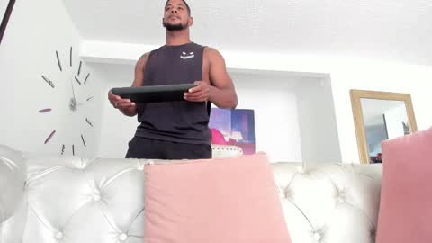 IM FRAIDER online show from 02-14-25, 05:36