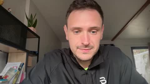 fraisetagada359 online show from 11-02-25, 11:12