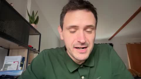 fraisetagada359 online show from 11-18-25, 09:47