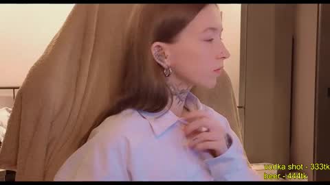 Snapshot of fran_bow chatting on 11-17-25, 01:33 fran_bow online show from 11-17-25, 01:33