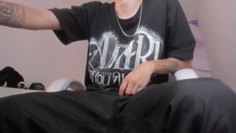 Snapshot of fran_boy_ chatting on 02-16-26, 04:08 Fran online show from 02-16-26, 04:08