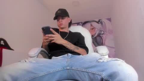 Snapshot of fran_boy_ chatting on 03-06-26, 04:42 Fran online show from 03-06-26, 04:42