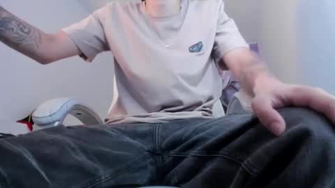 Snapshot of fran_boy_ chatting on 03-12-26, 08:59 Fran online show from 03-12-26, 08:59