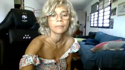 francelune online show from 01-26-25, 07:21