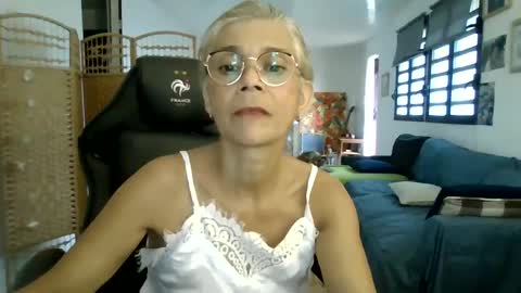 francelune online show from 01-28-25, 01:49