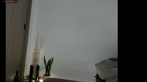 Snapshot of francescaandromeo chatting on 10-16-25, 07:48 karla and Romeo online show from 10-16-25, 07:48