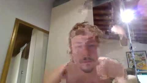 Snapshot of francesco_831115 chatting on 09-26-25, 05:28 francesco_831115 online show from 09-26-25, 05:28