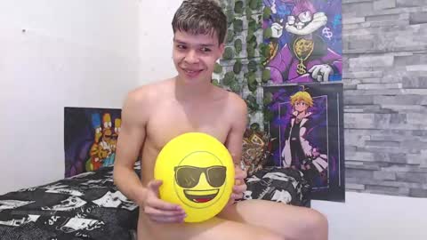 Snapshot of francesco_spank chatting on 01-28-25, 07:00 FRANCESCO online show from 01-28-25, 07:00