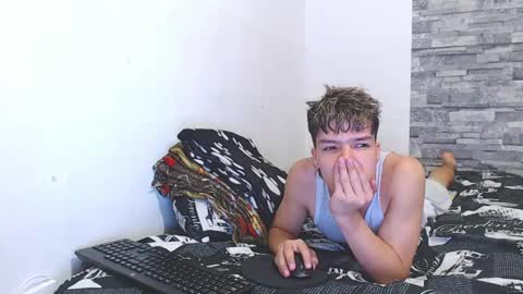 Snapshot of francesco_spank chatting on 02-24-25, 08:03 FRANCESCO online show from 02-24-25, 08:03