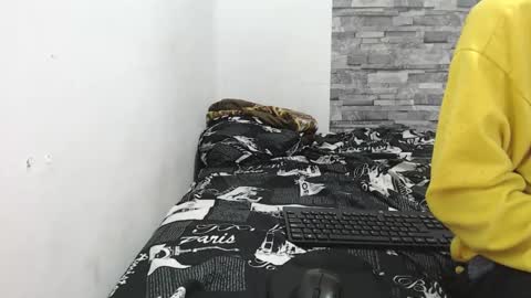 Snapshot of francesco_spank chatting on 03-04-25, 04:49 FRANCESCO online show from 03-04-25, 04:49