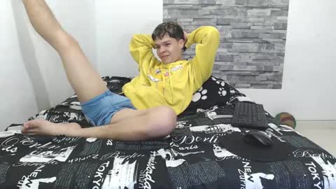 Snapshot of francesco_spank chatting on 03-06-25, 12:43 FRANCESCO online show from 03-06-25, 12:43
