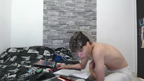 Snapshot of francesco_spank chatting on 03-11-25, 08:42 FRANCESCO online show from 03-11-25, 08:42
