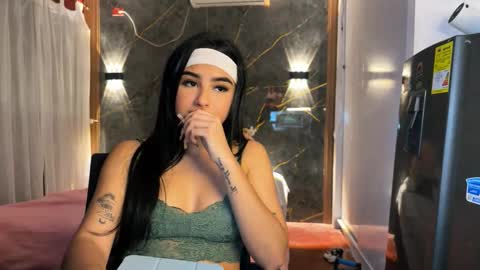 Snapshot of francheska_baby chatting on 09-11-25, 06:35 Dynamic roles online show from 09-11-25, 06:35