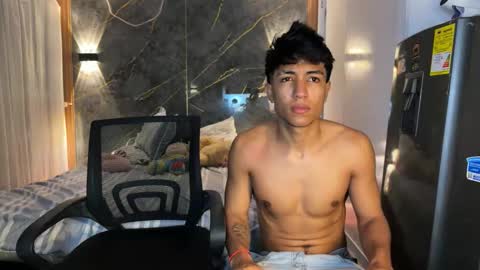 Snapshot of francheska_baby chatting on 09-14-25, 08:57 Dynamic roles online show from 09-14-25, 08:57