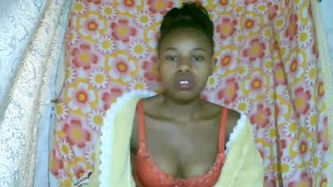 Snapshot of franciefrancie chatting on 10-23-25, 04:23 francilla online show from 10-23-25, 04:23