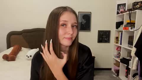 Snapshot of francinaporteus chatting on 09-30-25, 02:11 Francis online show from 09-30-25, 02:11