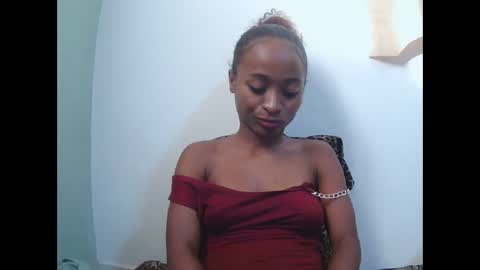 Snapshot of francine925426 chatting on 05-24-26, 01:05 francine925426 online show from 05-24-26, 01:05