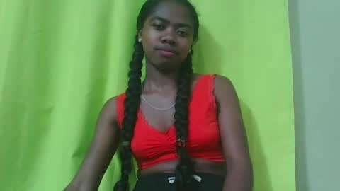 Snapshot of francinealdy chatting on 09-22-25, 08:11 francinealdy online show from 09-22-25, 08:11