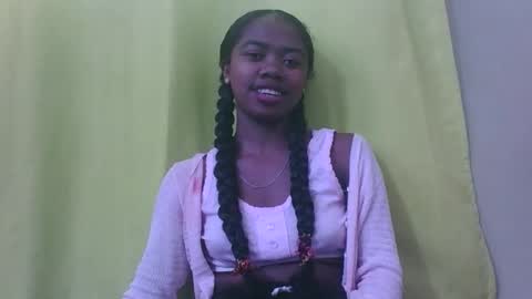 Snapshot of francinealdy chatting on 09-23-25, 08:17 francinealdy online show from 09-23-25, 08:17