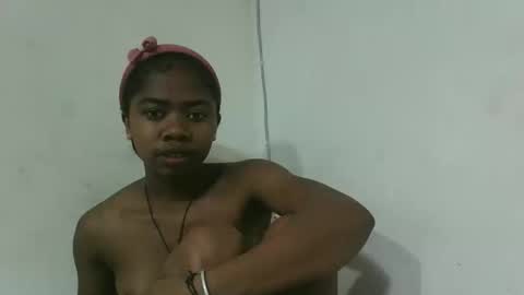 Snapshot of francinealdy chatting on 10-22-25, 04:24 francinealdy online show from 10-22-25, 04:24