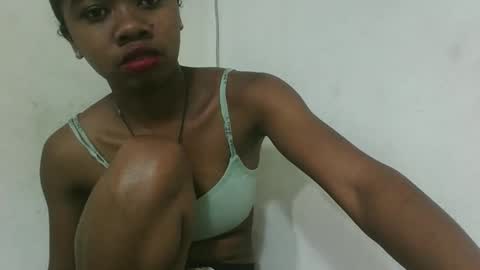 Snapshot of francinealdy chatting on 10-23-25, 04:34 francinealdy online show from 10-23-25, 04:34