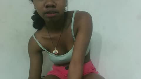 Snapshot of francinealdy chatting on 10-29-25, 03:20 francinealdy online show from 10-29-25, 03:20