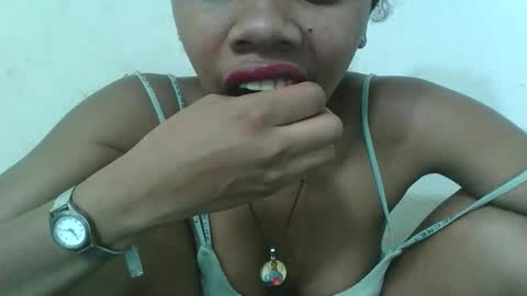 Snapshot of francinealdy chatting on 12-03-25, 07:27 francinealdy online show from 12-03-25, 07:27