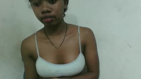 Snapshot of francinealdy chatting on 12-14-25, 07:58 francinealdy online show from 12-14-25, 07:58