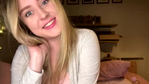 Snapshot of francis_digby chatting on 03-05-25, 10:54 Francis Digby online show from 03-05-25, 10:54