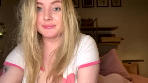 Snapshot of francis_digby chatting on 03-08-25, 02:45 Francis Digby online show from 03-08-25, 02:45