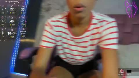 Snapshot of francis_leams chatting on 10-06-25, 07:22 Laura online show from 10-06-25, 07:22