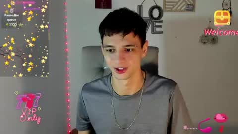 Snapshot of franco_taylor chatting on 06-18-26, 11:36 Franco taylor online show from 06-18-26, 11:36