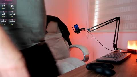 Snapshot of francodelacruz chatting on 02-01-25, 12:16 Francum online show from 02-01-25, 12:16