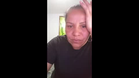 Snapshot of francy_froz chatting on 05-04-26, 01:45 francy froz online show from 05-04-26, 01:45