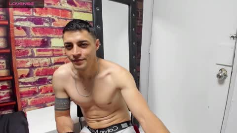 Snapshot of frank_millers chatting on 01-23-25, 04:59 Frank online show from 01-23-25, 04:59