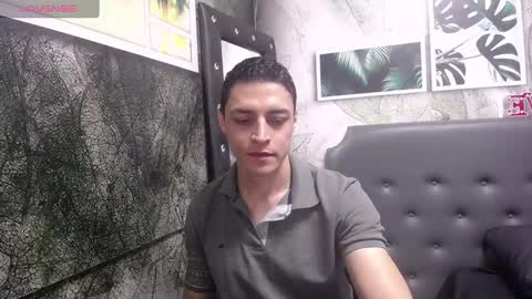 Snapshot of frank_millers chatting on 02-12-25, 05:26 Frank online show from 02-12-25, 05:26